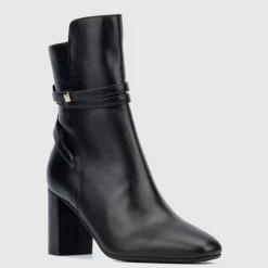 Boots-Aquatalia Linna Black