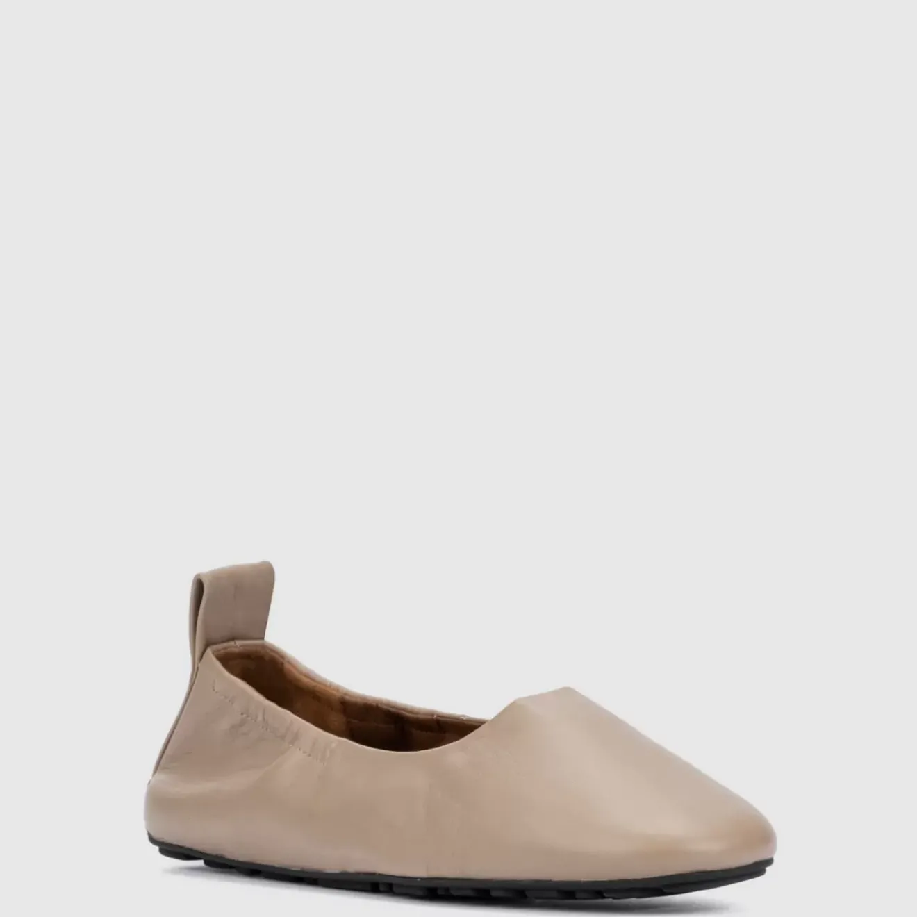 Flats-Aquatalia Quortney Taupe